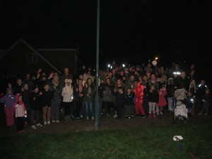 Armstong fireworks crowd (small)